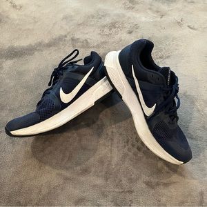 Nike Run Swift V. 2.0, men’s blue size 9.5 sneakers